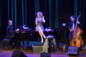 (ici représenté par nicolas barberon, robin jolly, olivier martin, damien roudeau et. Cabaret Jazz Live Performances Cabaret Jazz Smith Center