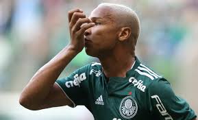 O nome do jogador apareceu no. Deyverson Nao Deve Ser Adquirido Pelo Alaves Esp E Galiotte Bate No Peito Sobre Futuro Do Atacante No Palmeiras