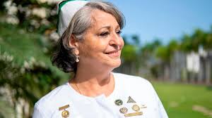 Enfermera lleva dosis contra la covid-19 de casa en casa en Puerto Rico