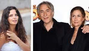 Her entertainment career took a major turn forward when she moved to france in the 1970s. Richard Berry Accuse D Inceste Shirel La Fille De Jeane Manson Qui Partageait La Chambre De Coline Donne Sa Version Des Faits Rtl People