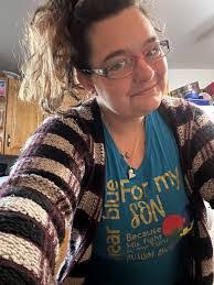 Lynn Kinsman's Instagram, Twitter & Facebook