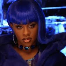 Lil kim (born kimberly jones), rapper, record producer and actress. Lil Kim To Lady Gaga At The Golden Globes Behold The Best In Blue Hair Dazed Beauty