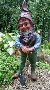 Pin By We Garden Too On Gartenzwerge Restaurationen Gnome Restorations Gnome Garden Gnomes Garden Sculpture