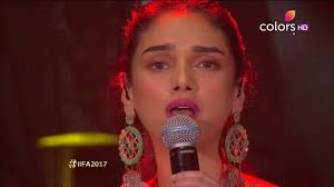 I found this old video of Aditi Rao Hydari singing with AR Rahman, and I  was pleasantly surprised! : r/BollyBlindsNGossip