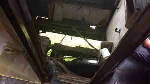 Deutsche mutter fickt 2 freunde ihre sohn auf toilette 20 min. England Eine Toilette Ohne Boden Kind Fallt Fast Aus Fahrenden Zug Stern De