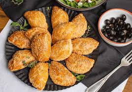 Tiropitakia Kourou Griechische Schafskase Teigtaschen Kuchenmomente Rezept Teigtaschen Griechisches Essen Teigtaschen Rezept