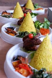 Anda bisa membagikannya ke para peserta yang hadir saat itu. 31 Ide Tumpeng Mini Medan Di 2021 Bento Ide Makanan Makanan