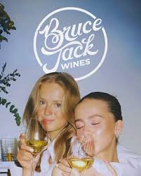 Don't forget to #choosejoy this weekend with Bruce Jack Chenin Blanc 🌅✨🤗  #winetime #weekendwine #ukwine