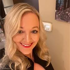 Samantha Beale's Instagram, Twitter & Facebook