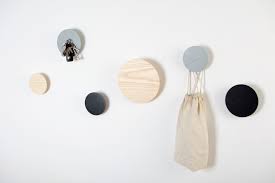 Satellites Wandgarderobe Material Esche Klar Oder Farbig Lackiert Wandgarderobe Rack Clothesrack Knopf Knoepf Wandgarderobe Mobel Furniture Garderobe