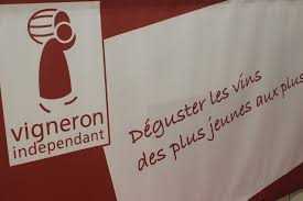 Ils se différencient des autres, dans la mesure où vous pourrez rencontrer les vignerons en personne. Wine Tasting At Salon Des Vins Des Vignerons Independants Pearlspotting