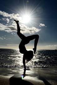 Anything To B Taller Yoga Yoga Poses Yoga Inspiration Yoga Yogainspiration Http Www Pulpstoryjuice Com Beach Yoga Yoga Inspiration Yoga Poses
