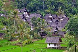 25 nama rumah adat kampung naga terbaik koleksi gambar rumah terlengkap. Kampung Naga Rumah Unik Yang Bersahaja
