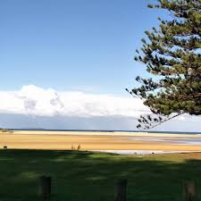 A Short Drive From Nana Glen Gorgeous Moonee Beach A Beach You Must See Whilst Staying On The A Short Drive From Nana Glen Gorgeou Beach Gorgeous Surfing