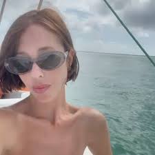 Playing mermaids 🐚