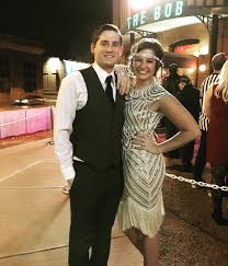 Lazy Couples Listen Up You Don T Need To Shell Out A Lot Of Dough For A Store Flapper Costume Halloween Gatsby Halloween Costume Last Minute Couples Costumes