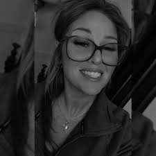 Hi all, I'm looking for an experienced cover-up tatoo artist in the Windsor  area