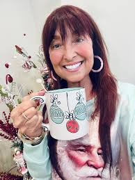 Happy Monday, Facebook friends. Here's another one of my Christmas covers.  Hope you enjoy it the keep Christmas spirit moving video /vocals by  Ikiewaynedurham🎤🎶🎶🎶🎶❤️