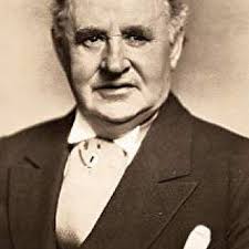 Doc (voice) (uncredited) (played by Roy Atwell) outfits