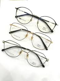 Cermin mata hitam untuk lelaki akan menguasai trend klasik. Bingkai Cermin Mata Korea Style Oasis Optometry Centre Facebook