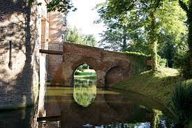 Die entfernung in kilometern zwischen erftstadt nach burg in einer luftlinie ist 387.79 km und die fahrroute beträgt 469.51 km. Eventburg Mieten Trauungen Hochzeiten Feiern In Erftstadt Bei Koln