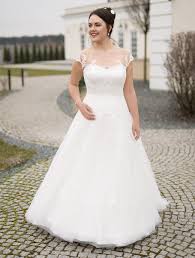 So geht es uns jeden tag wenn wir zur arbeit kommen. Lohrengel Brautkleider Kollektion Hochzeitsausstatter Peters Alles Fur Die Braut