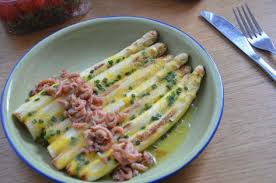 Asperges Blanches Aux Crevettes Grises Tout Est Pretexte A Voyager Recette Recettes De Cuisine Crevettes Grises Cuisine Belge