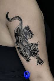 Tatuagem Tradicional Pantera Negra Em 2020 Palm Tattoos Tatuagem Tradicional Tatuagem De Lavanda Pantera panteras vetor chama flama inflamar mascot mascote atro preta crouching tatuagem tribal abstrato aggression agressão animais atacar ataque carnivora carnivore felina gata gatas gato gato doméstico garra puã. www pinterest ru