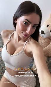 Aurora Becarelli Nude and Sexy Collection - Fappenist