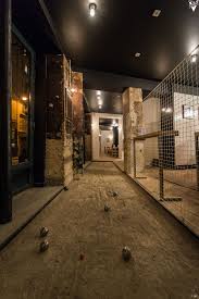 Chez Bouboule Le Bar A Petanque Interieure Petanque Piscine A Boules Terrain Petanque