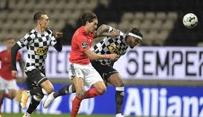 O jogos em direto online é um site destinado a transmitir jogos das mais variadas ligas europeias. Boavista Impoe Primeira Derrota Ao Benfica E Deixa Sporting Na Lideranca Da I Liga Desporto Correio Da Manha