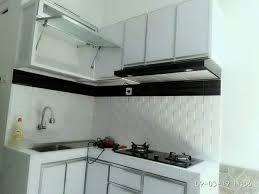 Namun juga menjadi bagian dari dekorasi interior dapur yang dapat memberikan rasa nyaman bagi pemilik. Kitchen Set Aluminium Minimalis 100 Berbahan Composite Panel