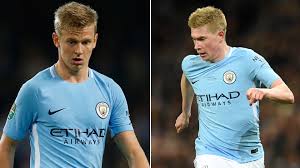 Benjamin mendy reinforced his status as the king of banter at manchester city by trolling kevin de bruyne. Pour Cet Espoir De Manchester City Jouer Avec De Bruyne Est Un Inconvenient Tout Le Monde M Appelle Kev Rtl Sport