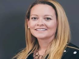 Kelly Luker's Instagram, Twitter & Facebook