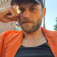 For everyone that wants to complain about master prestige. Play a game of  zombies and activate a double xp token before you end the game , the double  xp counts for the