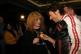 В соцсетях появилась информация о внезапной смерти аллы пугачевой. Obidy Primadonny Pugacheva Ne Obshaetsya S Malahovym I Kirkorovym