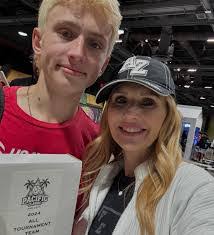 Melissa Ponder's Instagram, Twitter & Facebook