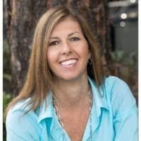 Lisa Romo's Instagram, Twitter & Facebook