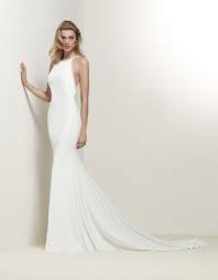 Simplitate si eleganta in noua colectie de rochii de mireasa elegance leen dias by avangarde brides; Idei De Rochii De Mireasa Elegante Esquire