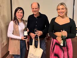 On Thursday, November 10, the Fordham Wine Society, a new club at the  Gabelli School, was launched with a kickoff event, "Intro to Wine Tasting."  The class, which was taught by Philippe