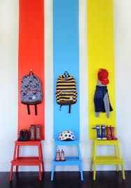 10 Ideen Fur Kinder Mit Dem Ikea Bekvam Hocker Kinder Zimmer Garderobe Kinder Kinderkleiderschrank