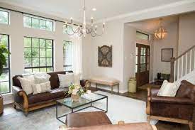 Sitting area/den, trendy kitchen, living room, breakfast area, 2 full bathrooms. Fixer Upper S Best Living Room Designs And Ideas Fixer Upper Welcome Home With Chip And Joanna Gaines Hgtv