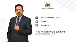 Menteri komunikasi dan multimedia, datuk saifuddin abdullah; Facebook