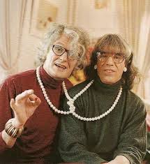 Vaak zelfverzonnen, bijvoorbeeld de vrije jongens jacobse en van es, maar ook geïnspireerd door bestaande bekende nederlanders en daarvan afgeleide typetjes (bijvoorbeeld aad van der naad die was geïnspireerd op jaap van de scheur). 100 Ideeen Over Van Kooten En De Bie In 2021 Cabaretiers Jeugdherinneringen Leuke Honden