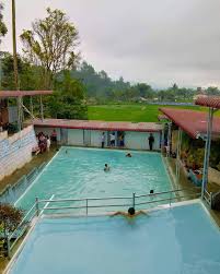 Kolam ini tidak dalam, hanya sedalam pinggang orang dewasa dan air pancoran yang jatuh lebih sering digunakan oleh. 18 Tempat Wisata Di Tapanuli Utara Sumut Terhits Yang Wajib Dikunjungi