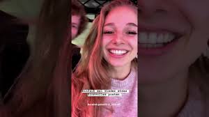 Moderatorin lola wird regelmäßig angegriffen und beleidigt: Lola Weippert Fitness Werbung Instagram Youtube