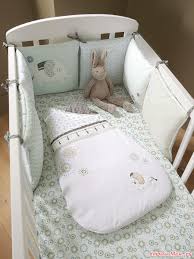 кровати для детей от 2 лет с бортиками купить Spalniki I Bortiki V Krovatku Iz Kataloga Vertbaudet Krovat Dlya Malysha Podushki Dlya Krovati Detskaya Krovatka