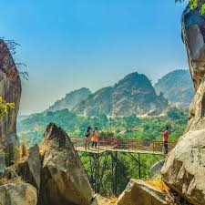 Hawai waterpark malang harga tiket masuk mulai dari rp 75.000 beragam wahana permainan air seru bisa dicoba di waterpark thematik populer di kota hawai waterpark malang menawarkan beragam keseruan untuk harga tiket masuk hawai waterpark malang juga masih relatif terjangkau. Harga Tiket Masuk Dan Lokasi Wisata Batu Lawang Cilegon Cirebon Wisatainfo