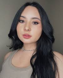 Andrea Melissa's Instagram, Twitter & Facebook