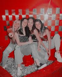 Addison Rae Chali D Amelio Avani Dixie D Amelio Em 2020 Estampas De Cartaz Fotos Meninas